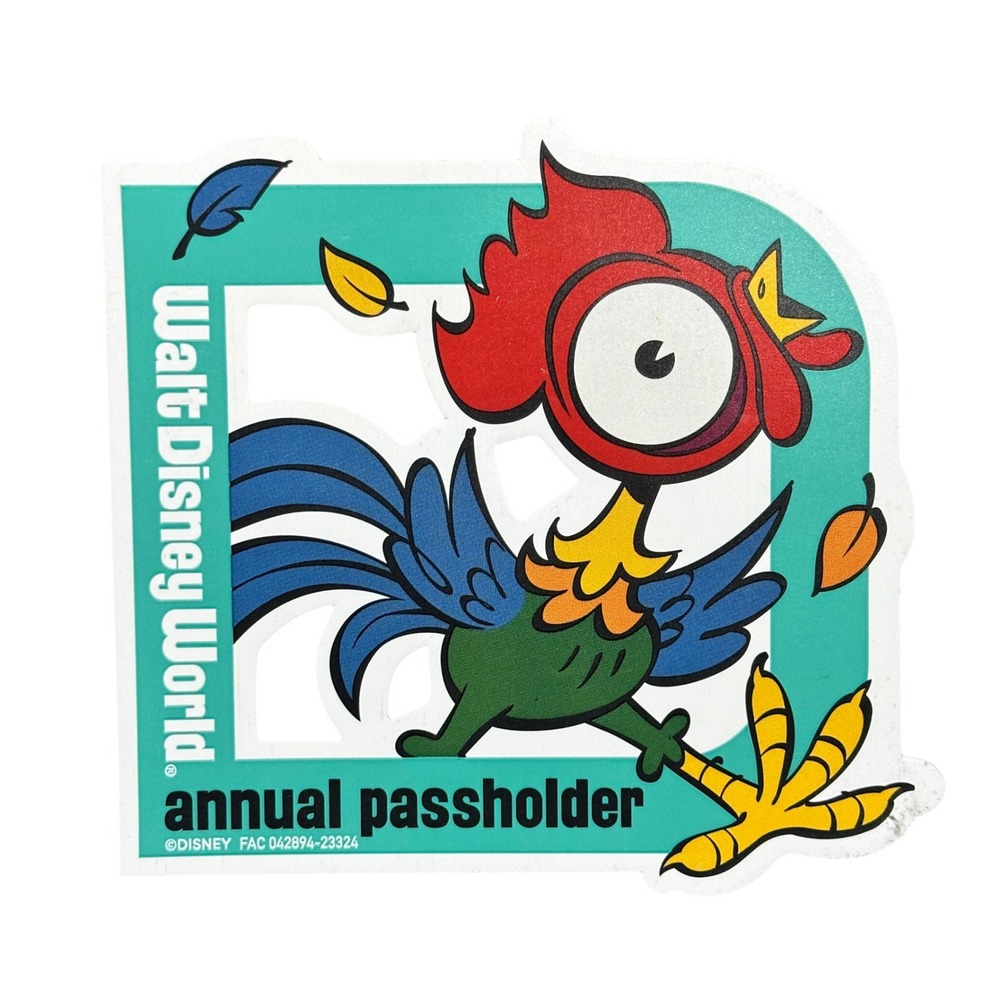 Walt Disney World Annual Passholder Hei Hei Moana Fall Magnet Collectible
